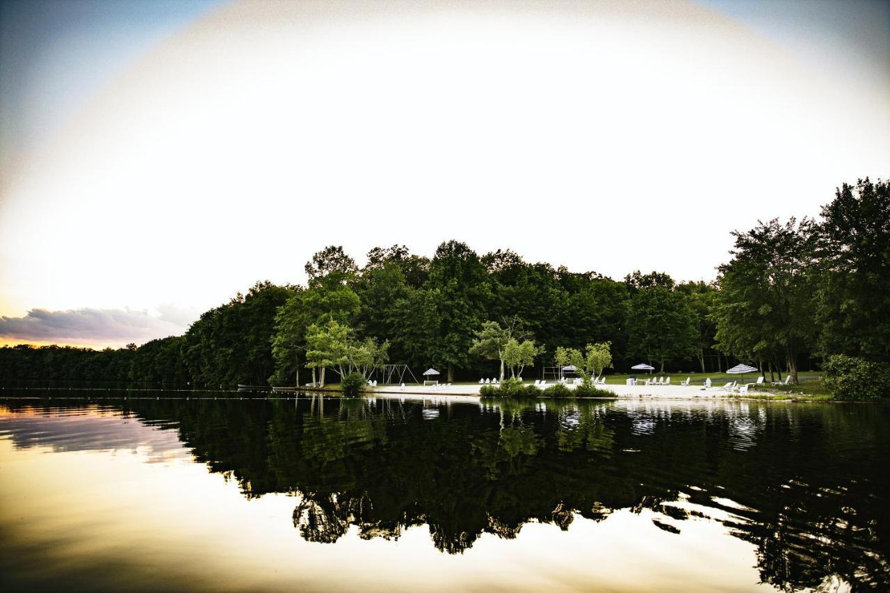 Mountain Springs Lake Resort Stroudsburg Exterior photo